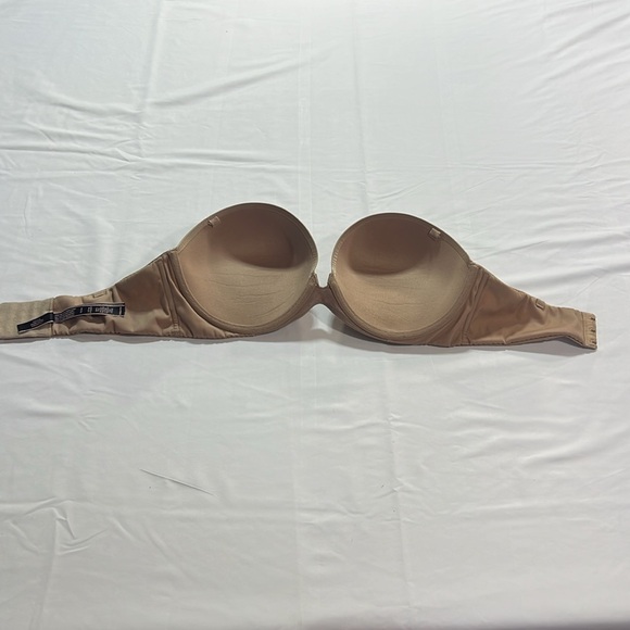 Victoria’s Secret very sexy strapless bra nude size 34 DD - Picture 4 of 6